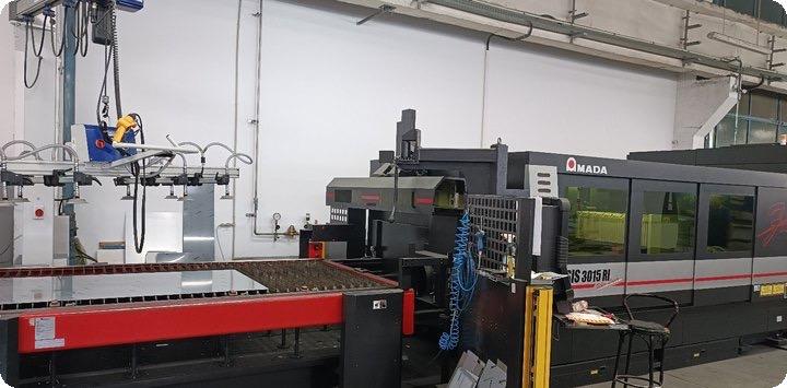 Amada ENSIS 3015 RI laser